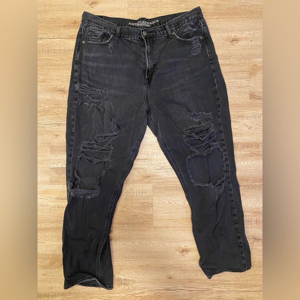 American Eagle Distressed black Mom Jeans